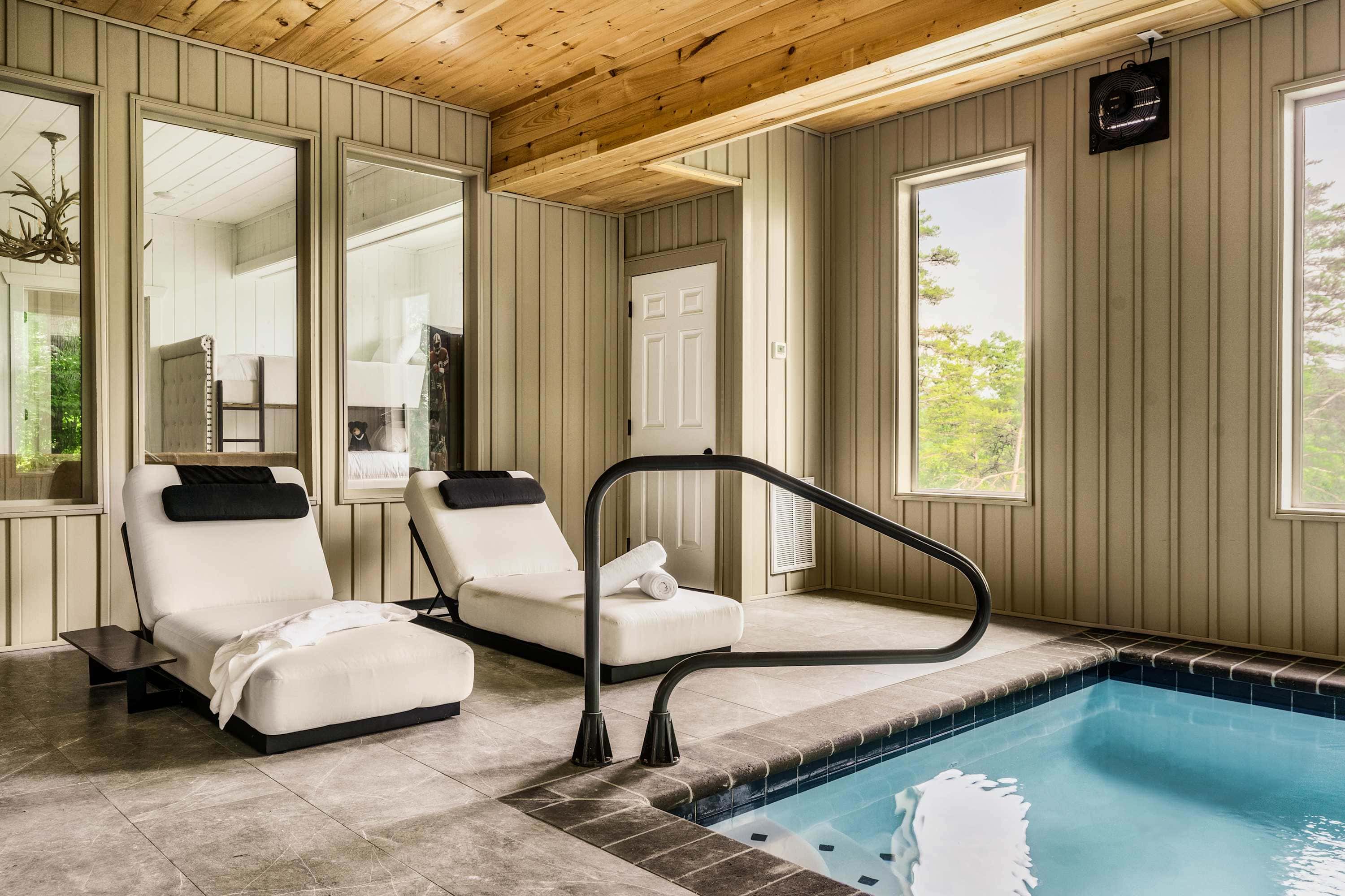 Luxe Home - Heated Pool, Hot Tub & Mountain Views!
