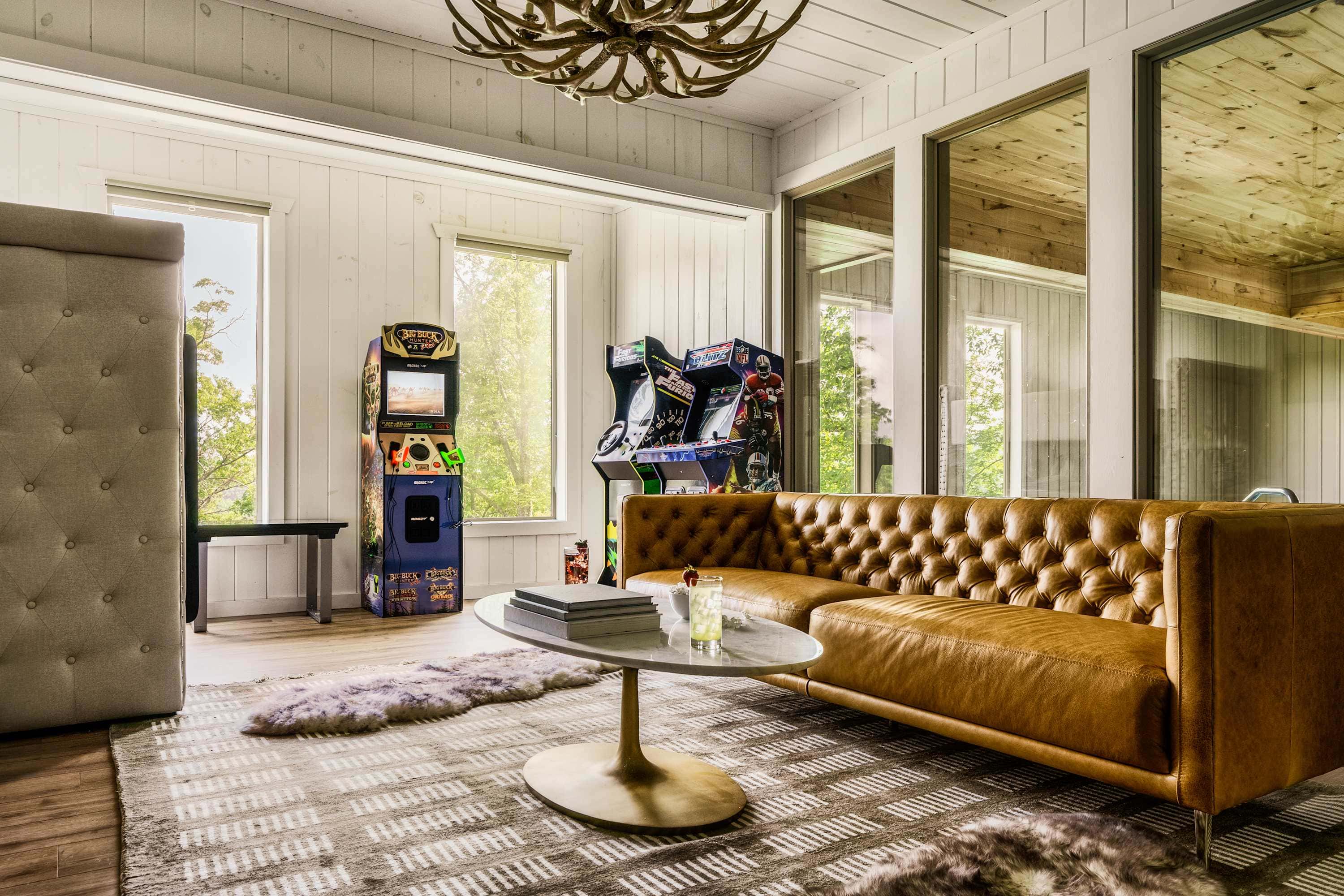 Luxe Home - Heated Pool, Hot Tub & Mountain Views!