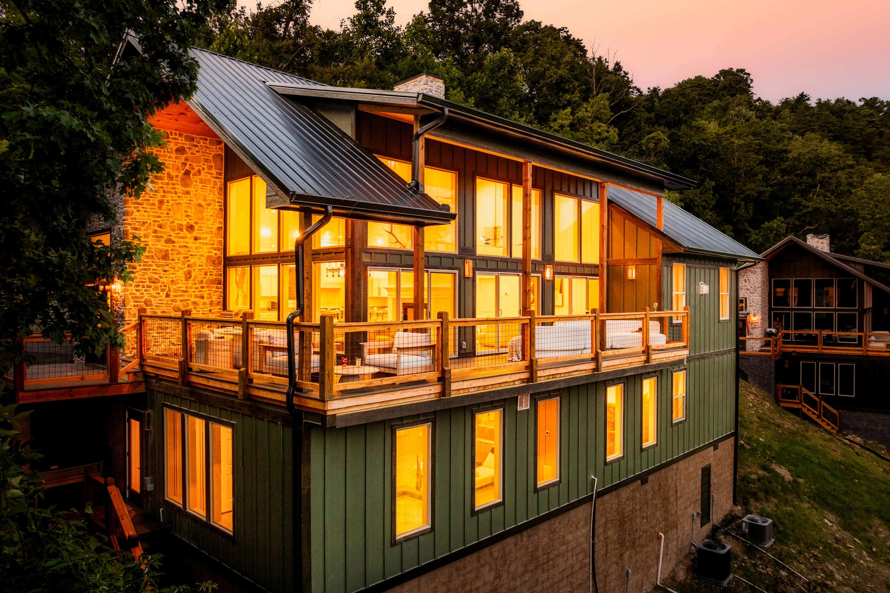 Luxe Home - Heated Pool, Hot Tub & Mountain Views!