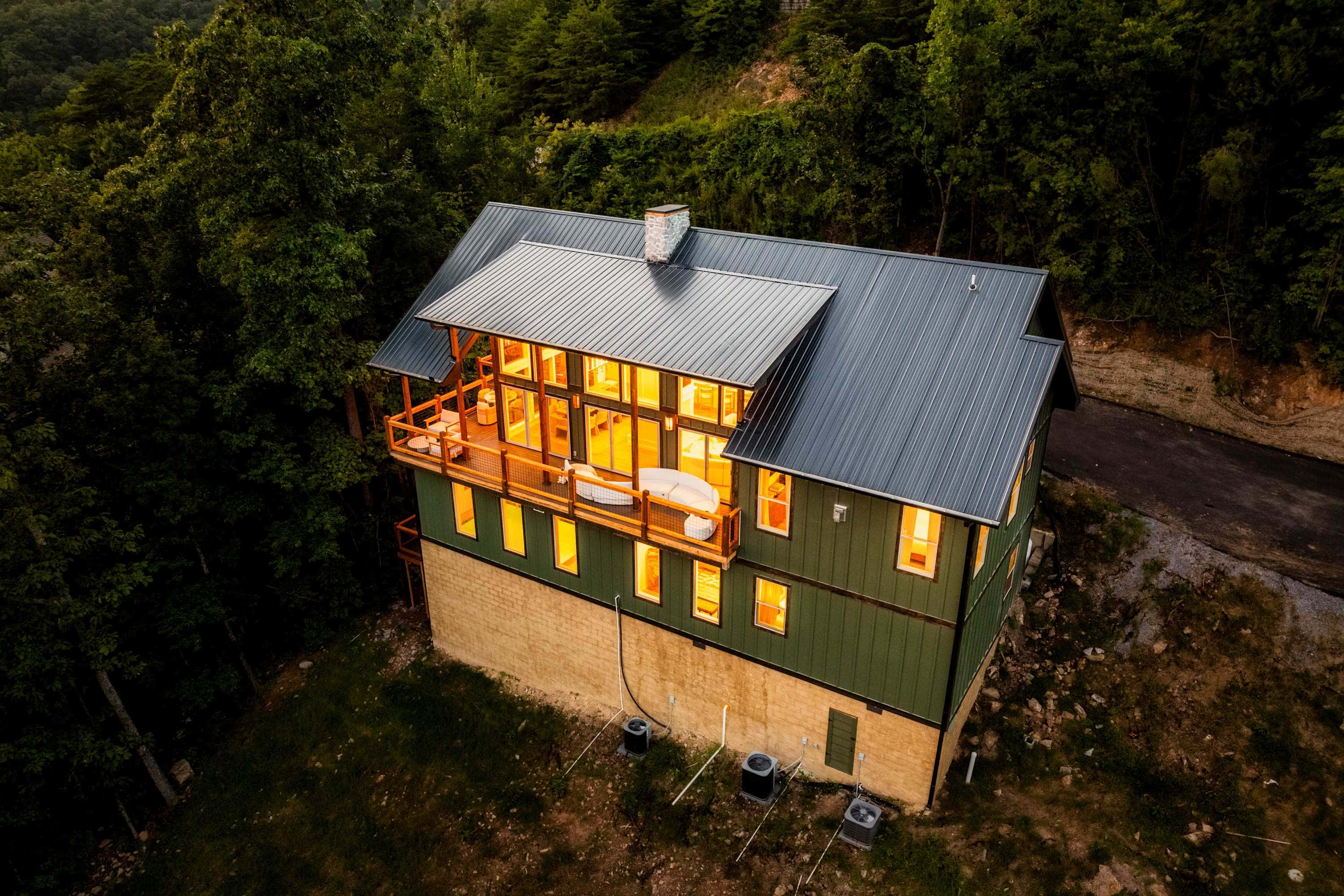 Luxe Home - Heated Pool, Hot Tub & Mountain Views!