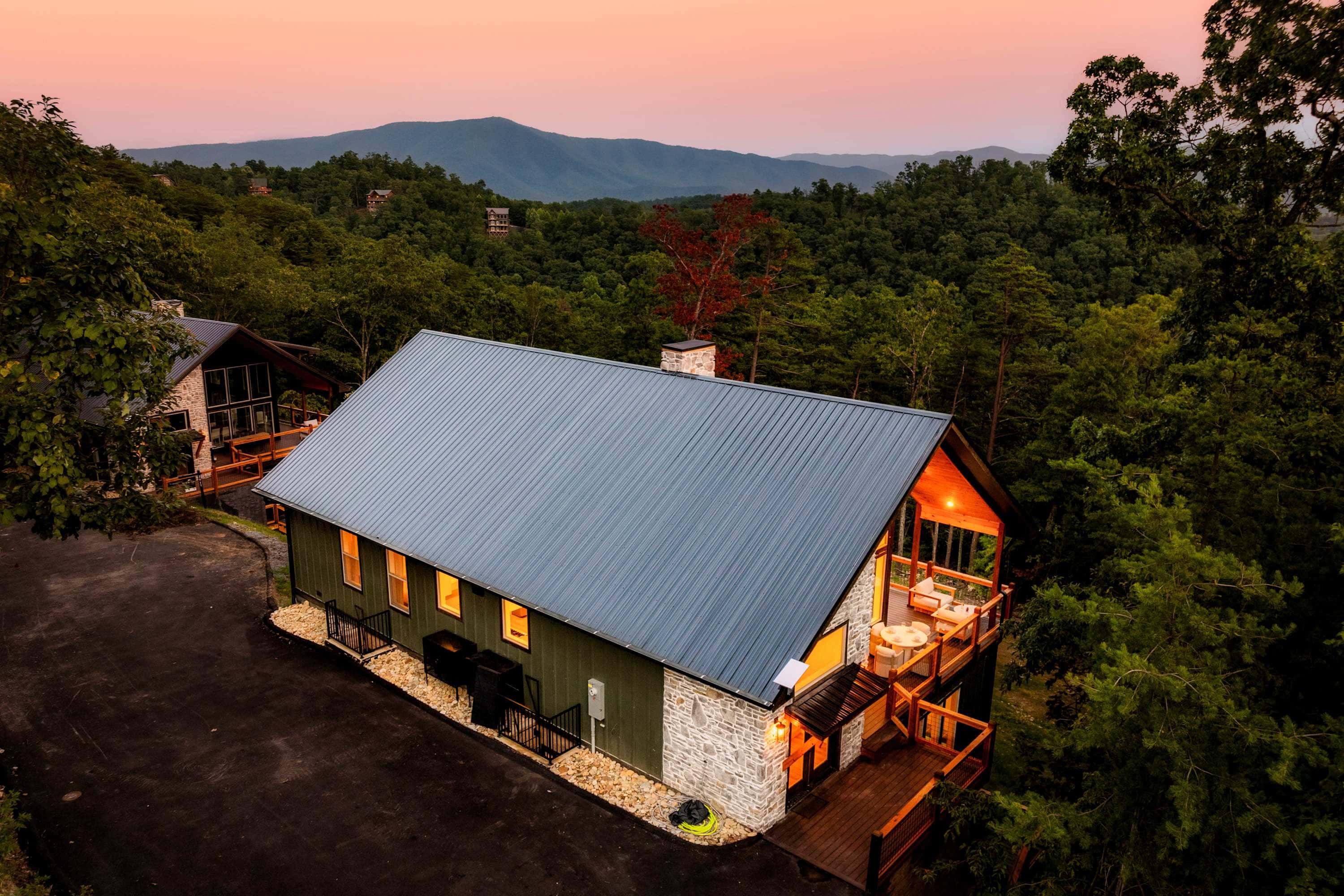 Luxe Home - Heated Pool, Hot Tub & Mountain Views!