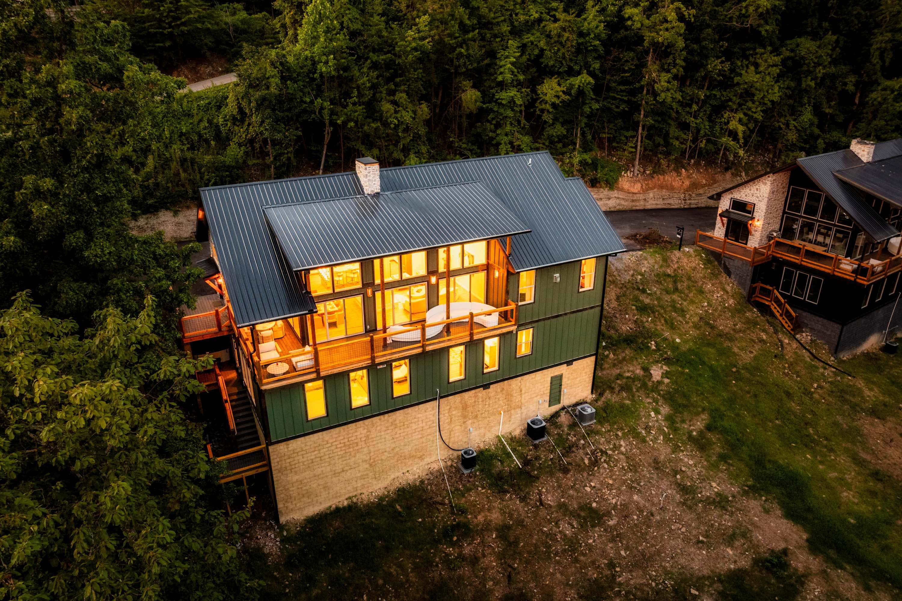 Luxe Home - Heated Pool, Hot Tub & Mountain Views!