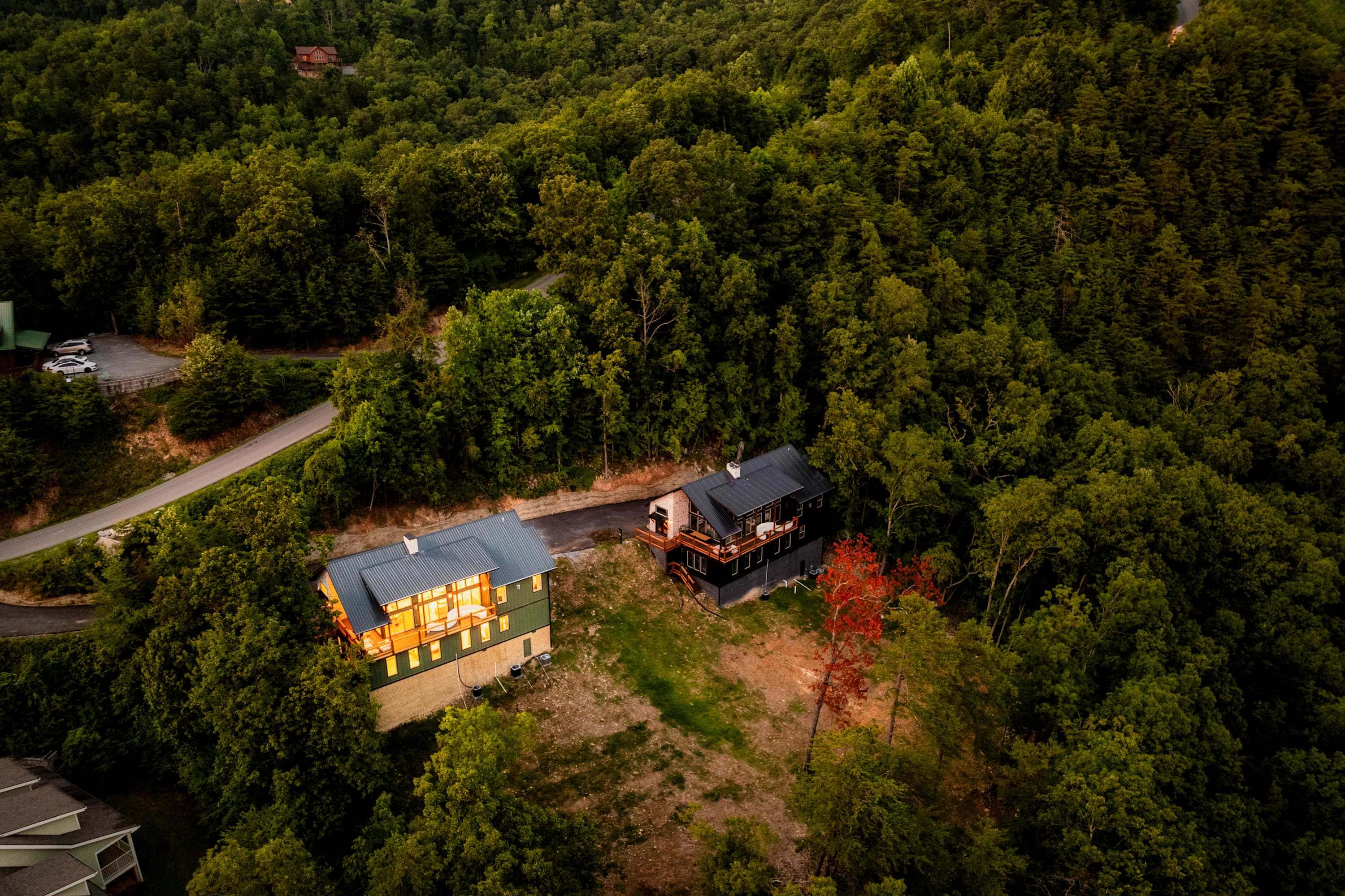 Luxe Home - Heated Pool, Hot Tub & Mountain Views!