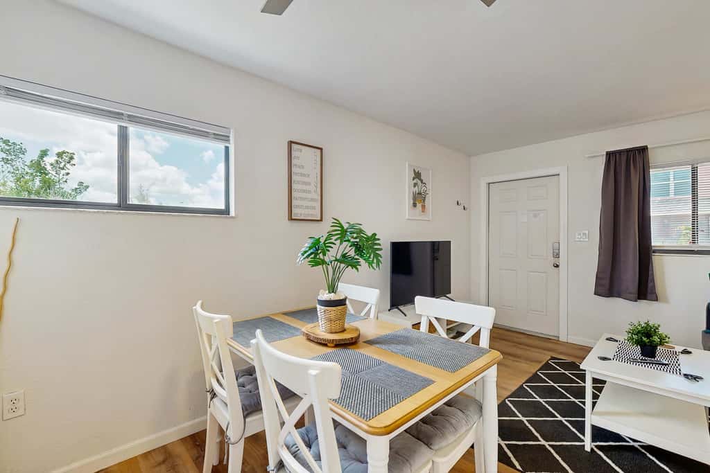Spacious townhome w patio & shared pool