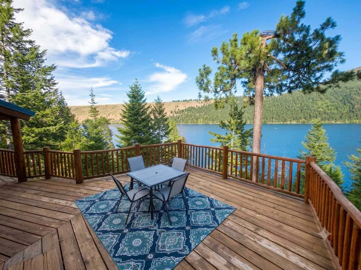 Peaceful log cabin retreat with wildlife, mountain and lake views