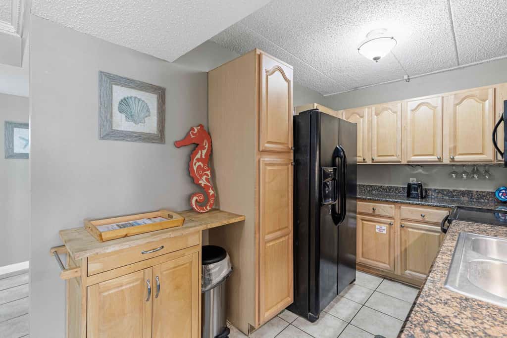 Waterfront Condo with shared pool & fitness room 
