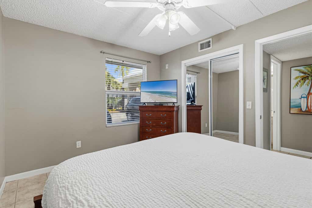 Waterfront Condo with shared pool & fitness room 