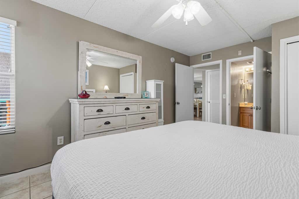 Waterfront Condo with shared pool & fitness room 