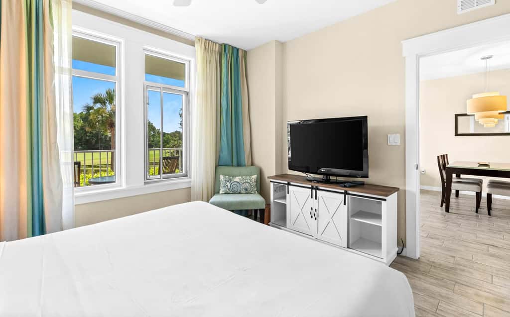 Fairway Views & Resort in Sandestin's Baytowne Wharf