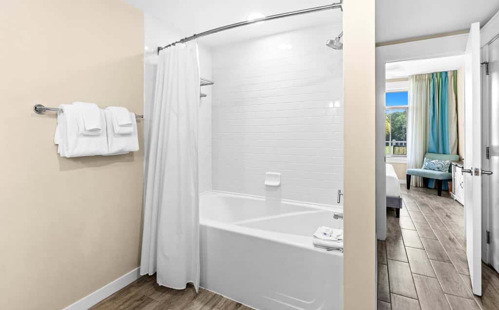 Fairway Views & Resort in Sandestin's Baytowne Wharf