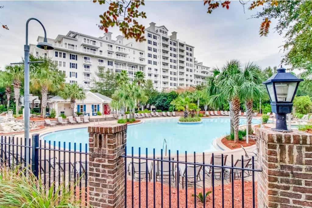 Fairway Views & Resort in Sandestin's Baytowne Wharf
