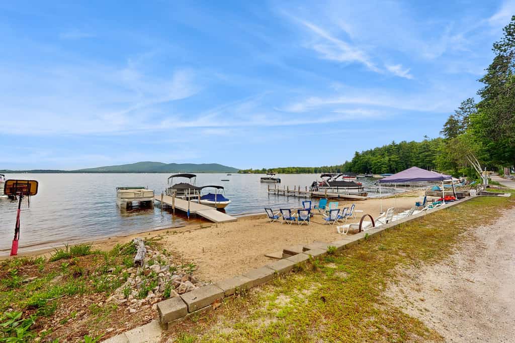 Lakeside Escape:  views and walk to beach