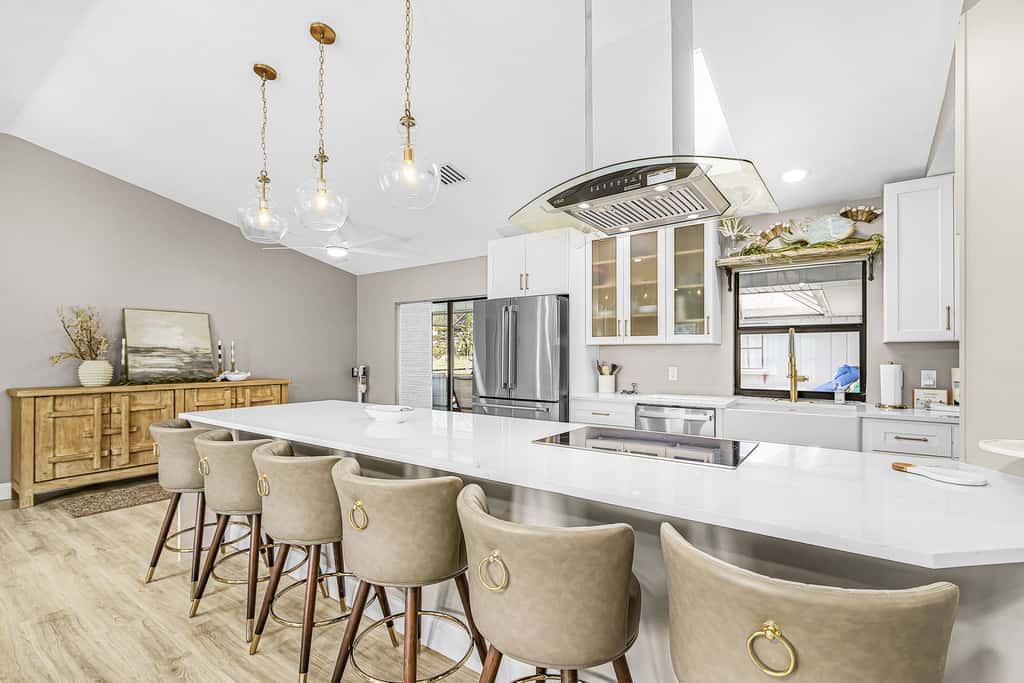 Gorgeous 4 Bedroom Home with Private Pool and Full Kitchen in Rotonda West