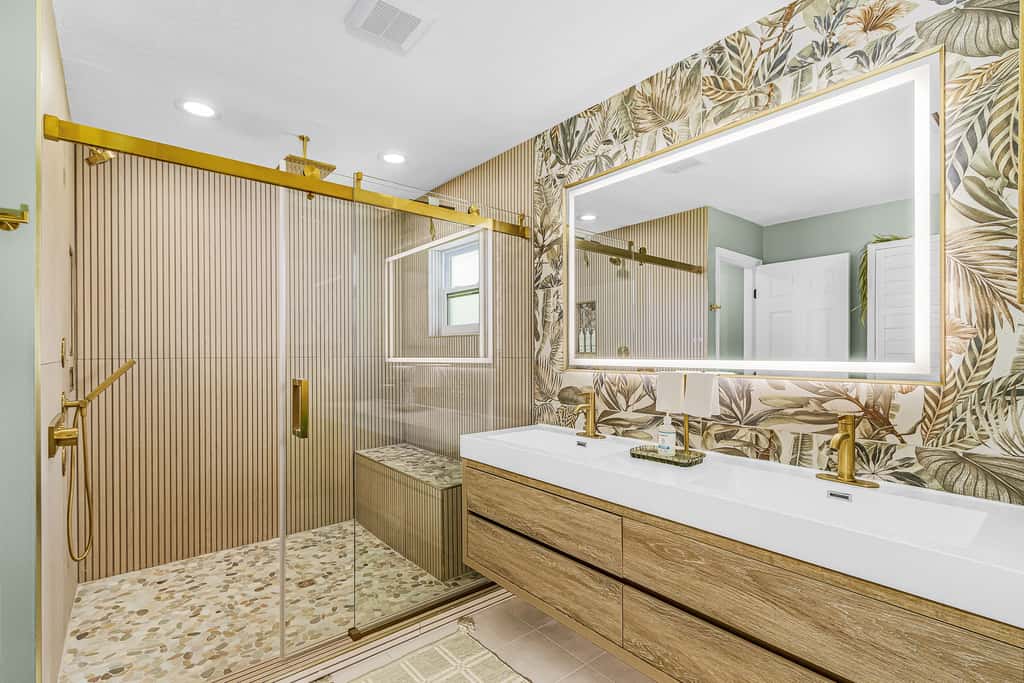 Gorgeous 4 Bedroom Home with Private Pool and Full Kitchen in Rotonda West