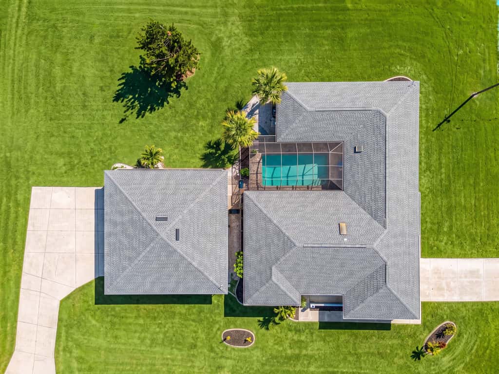 Gorgeous 4 Bedroom Home with Private Pool and Full Kitchen in Rotonda West
