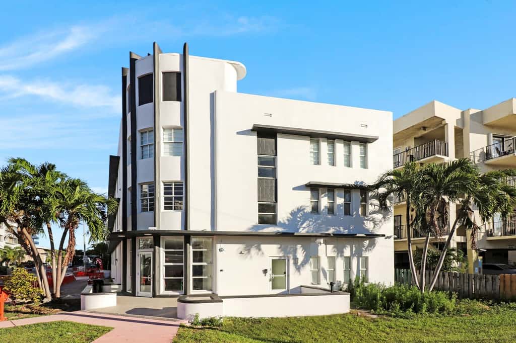 4BR Roami at The Carmela | Group Friendly- 2 units
