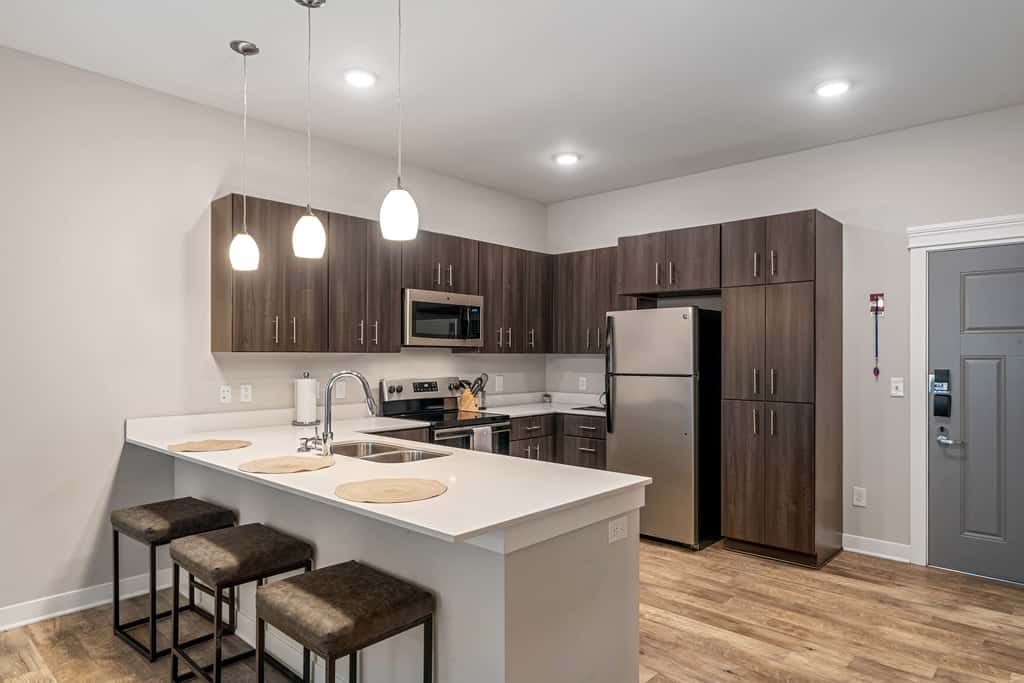 CozySuites Penrose | 1BR/1BA on Mass w/ pool & parking