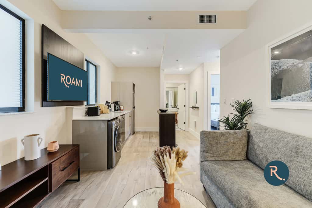 Roami at The Palace | 2 Bedroom | Queen