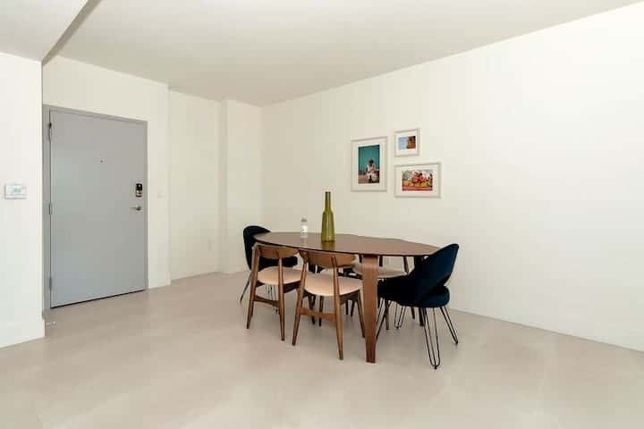 Roami at Grove 27 | 15 Min to Beach | 3BR