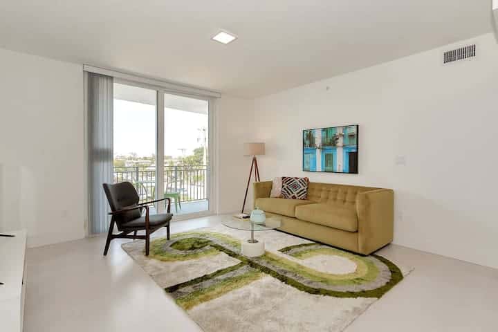 Roami at Grove 27 | 15 Min to Beach | 3BR