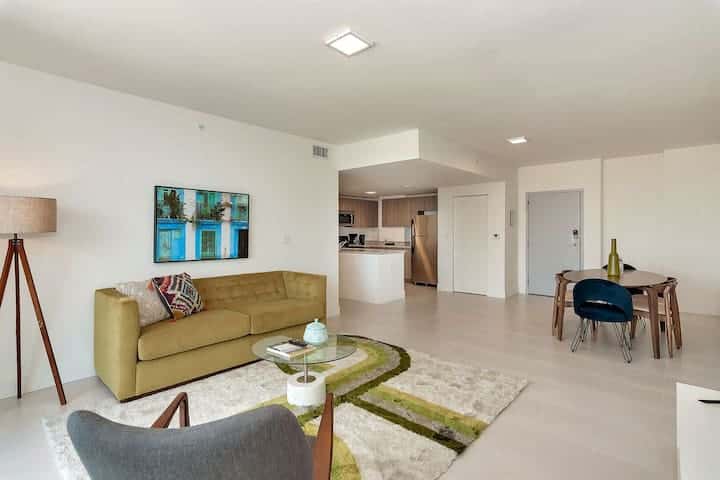 Roami at Grove 27 | 15 Min to Beach | 3BR