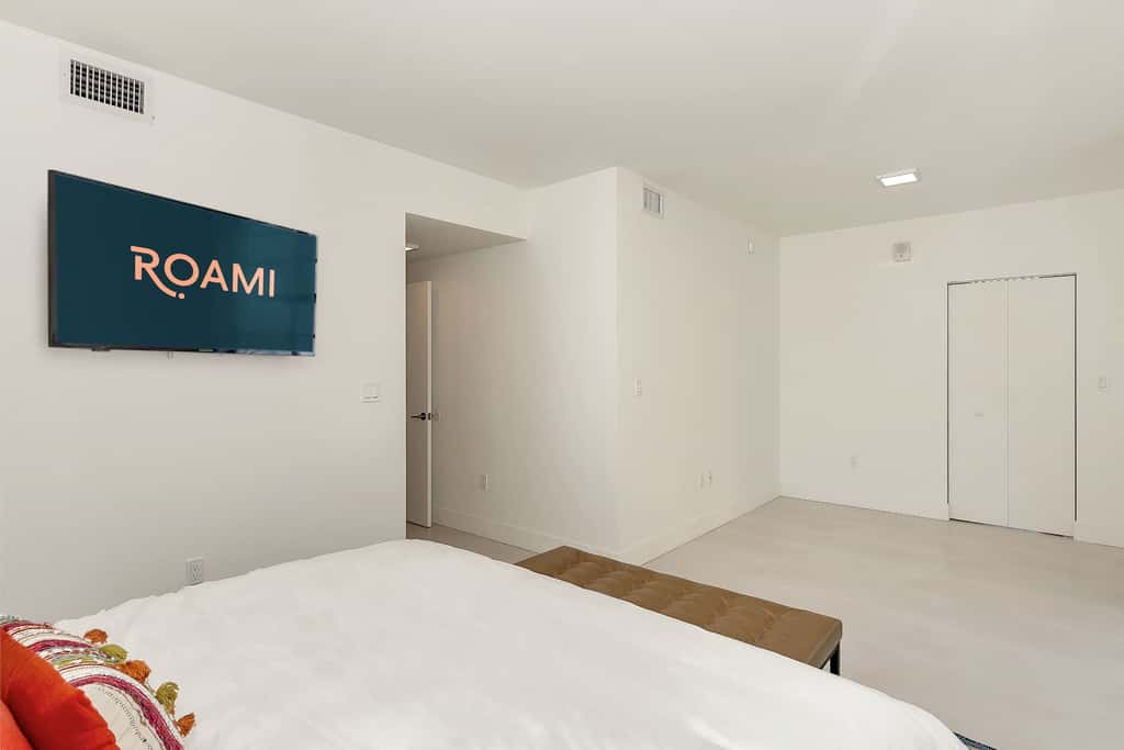 Roami at Grove 27 | 15 Min to Beach | 3BR