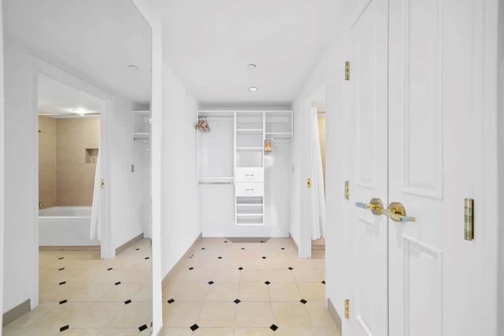 CozySuites Showboat Stylish 2BR 3BA Boardwalk Condo