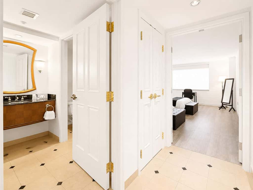 CozySuites Showboat Stylish 2BR 3BA Boardwalk Condo