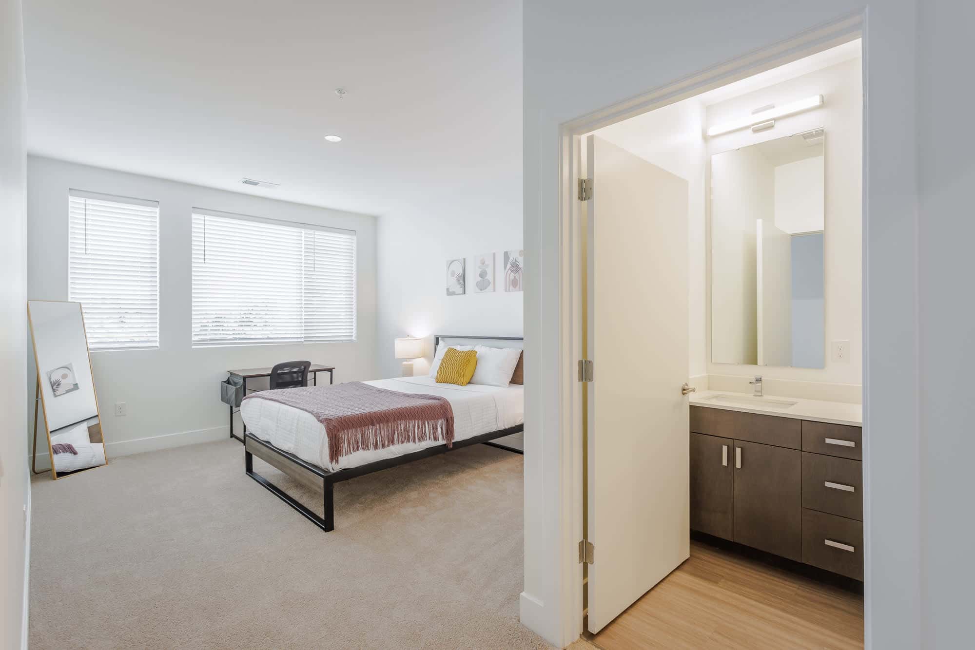 CozySuites ArtCincy 4BR in Downtown Cincinnati
