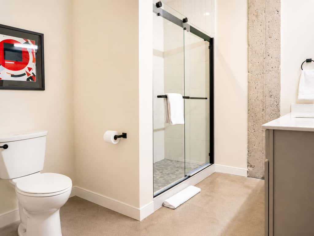 Roami at Century Plaza | Convention Center | 2BR