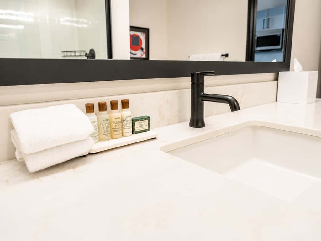 Roami at Century Plaza | Convention Center | 2BR