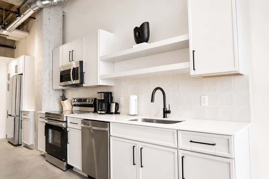 Roami at Century Plaza | Convention Center | 2BR
