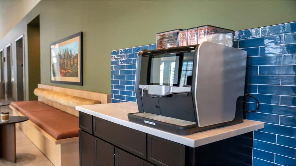 Roami at Century Plaza | 5BR combo | sleeps 12