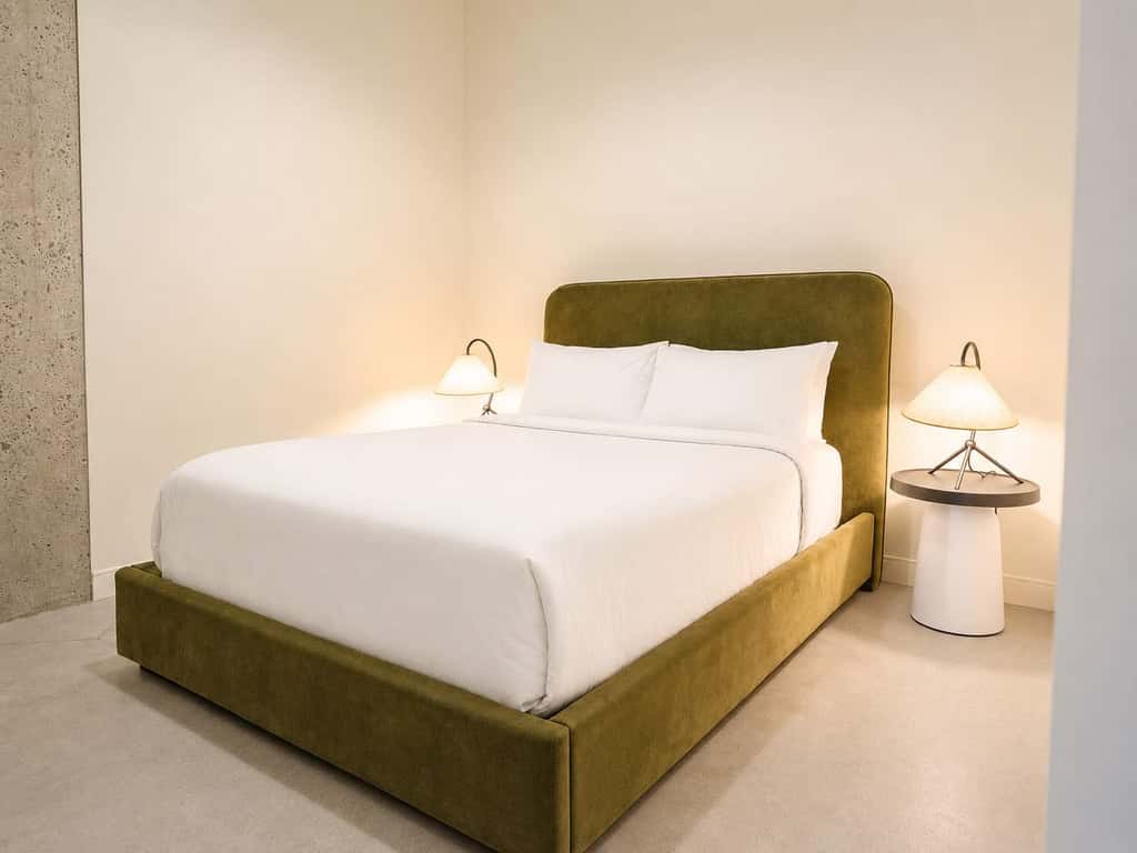 Roami at Century Plaza | 5BR combo | sleeps 12