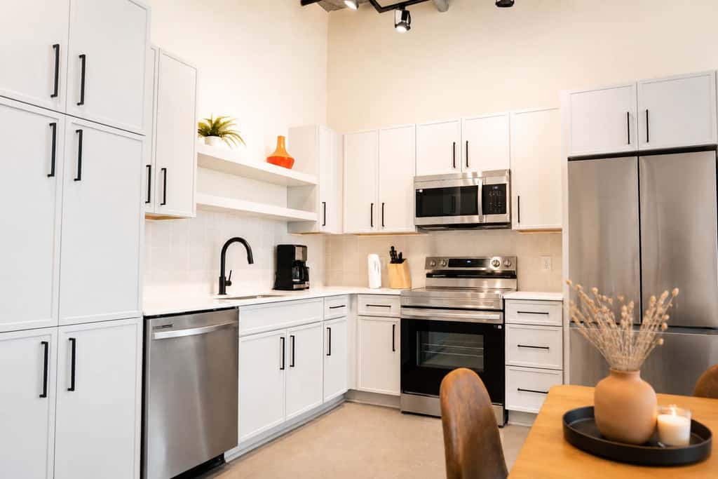 Roami at Century Plaza | 5BR combo | sleeps 12