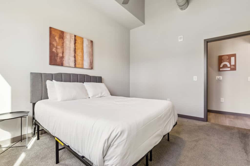 CozySuites PHX RORO Gym, Pets, Parking! 2BR
