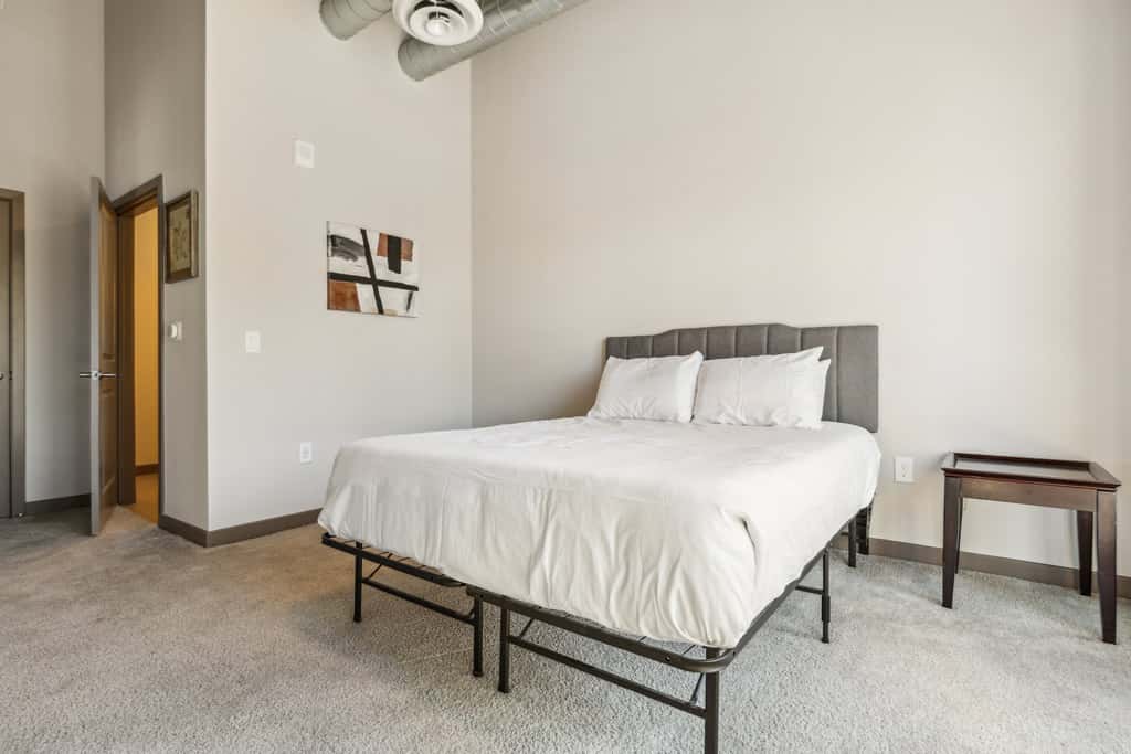 CozySuites PHX RORO Gym, Pets, Parking! 2BR