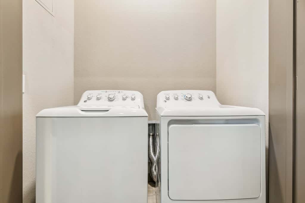 CozySuites PHX RORO Gym, Pets, Parking! 2BR