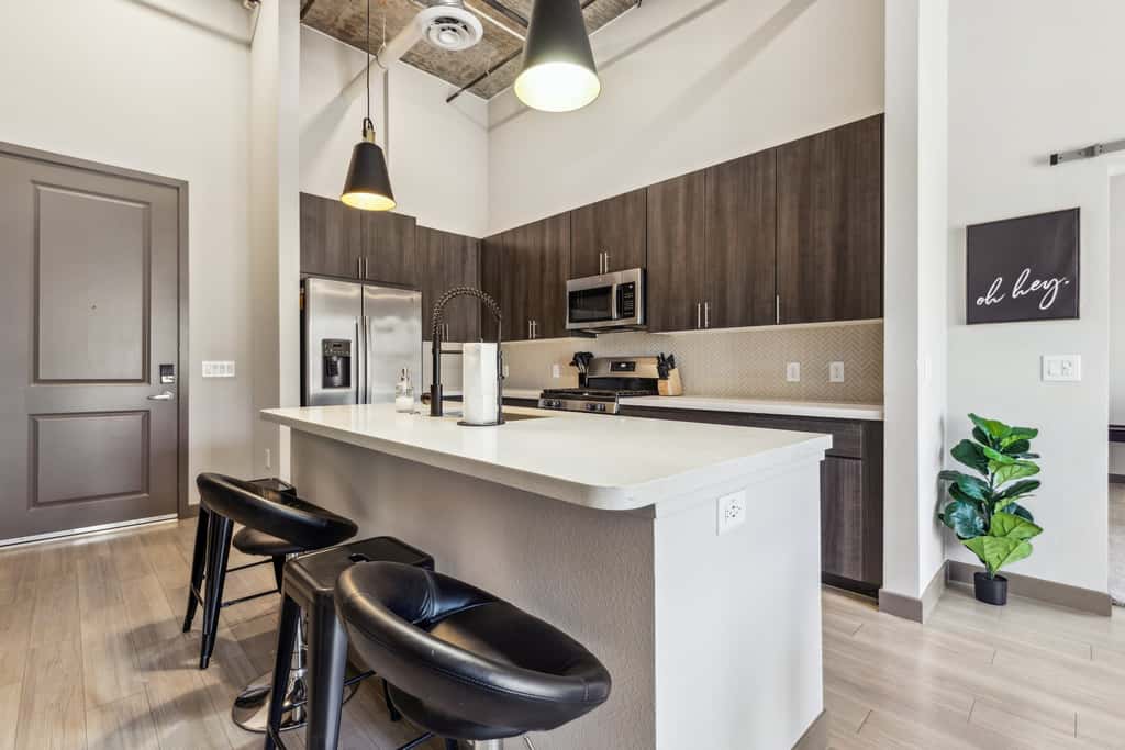 CozySuites PHX RORO Gym, Pets, Parking! 2BR