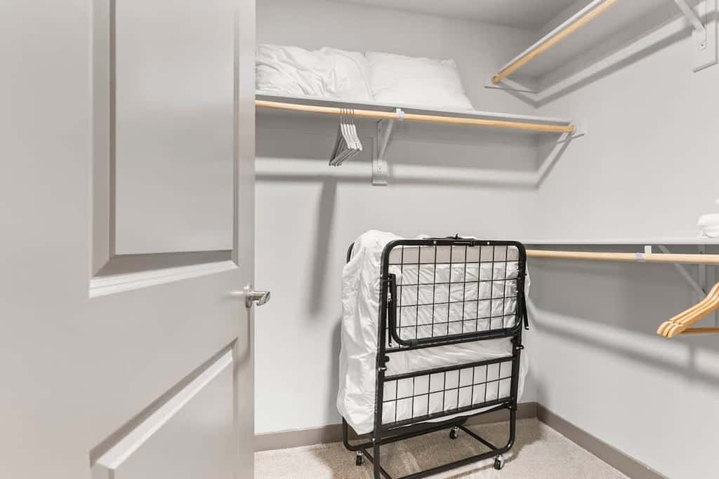 CozySuites Phoenix 3BR Apt w/ Pool, Parking, Pets