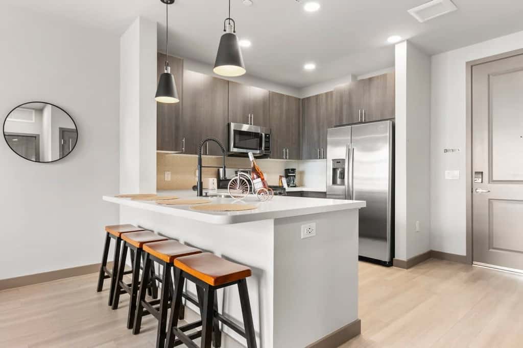 CozySuites Phoenix 3BR Apt w/ Pool, Parking, Pets