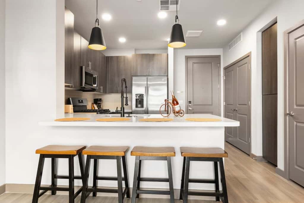 CozySuites Phoenix 3BR Apt w/ Pool, Parking, Pets