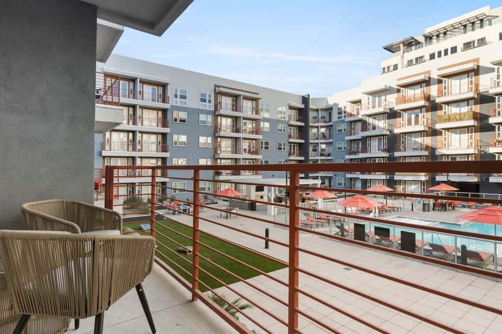 CozySuites Phoenix 3BR Apt w/ Pool, Parking, Pets