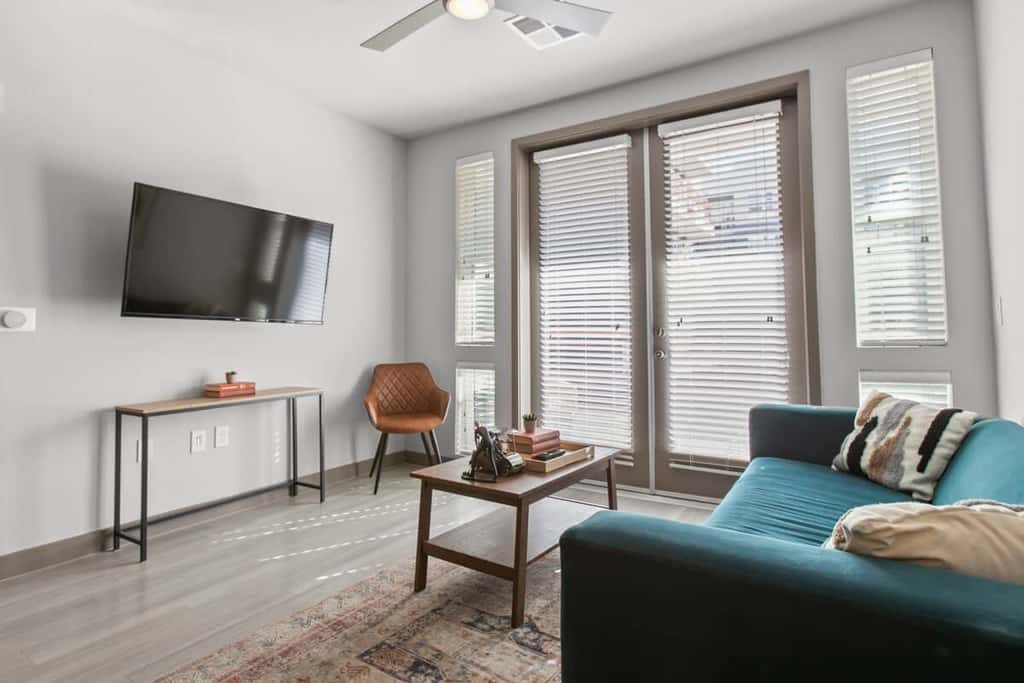 CozySuites Phoenix 3BR Apt w/ Pool, Parking, Pets