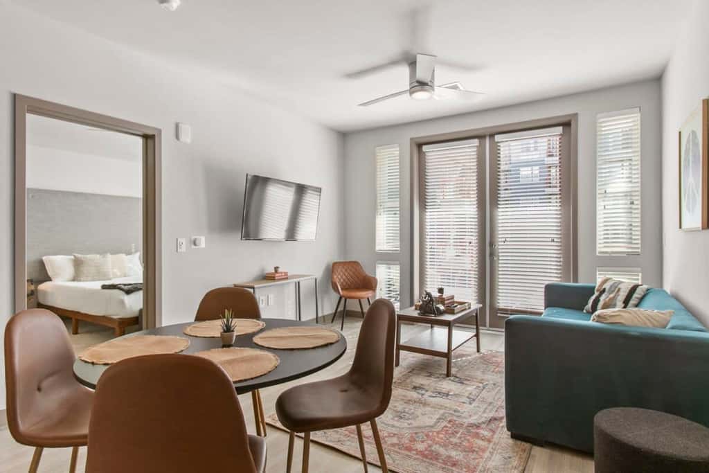 CozySuites Phoenix 3BR Apt w/ Pool, Parking, Pets