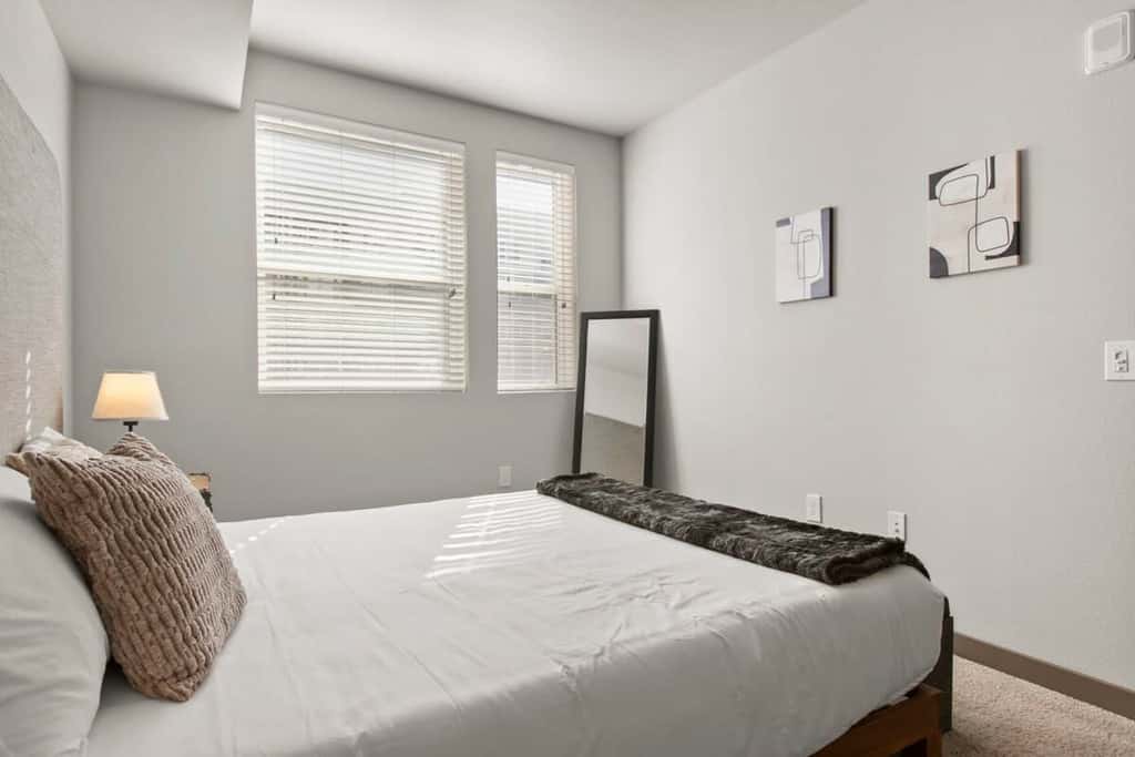 CozySuites Phoenix 3BR Apt w/ Pool, Parking, Pets