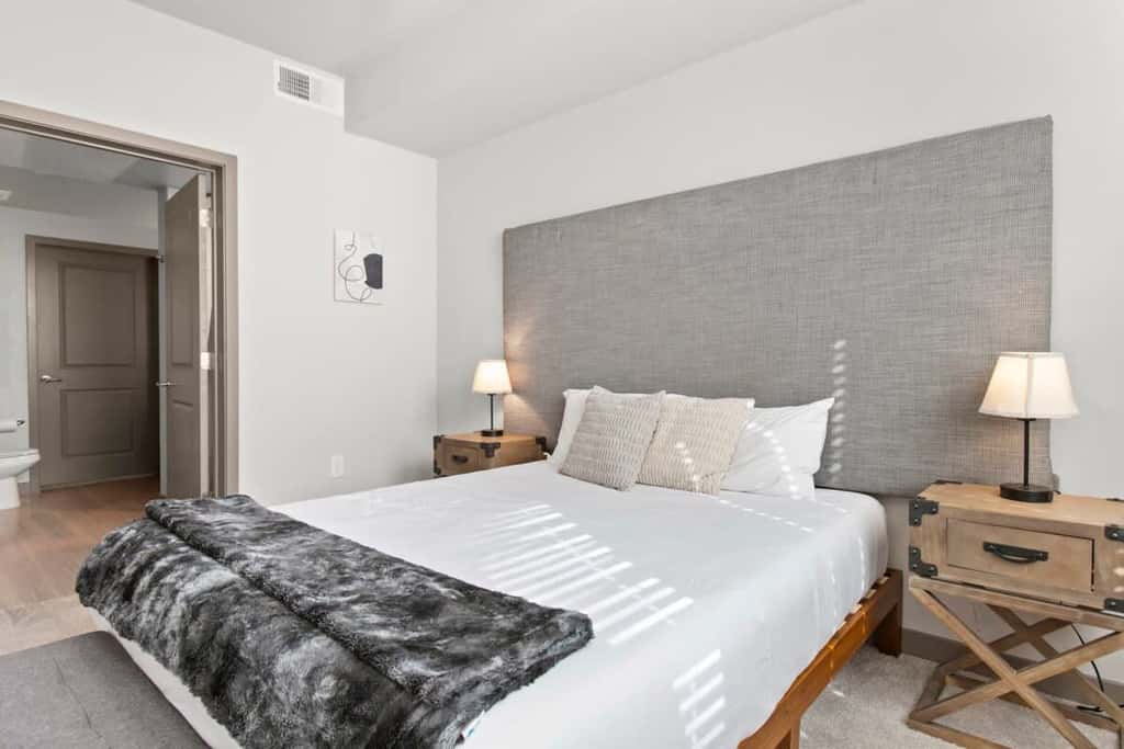 CozySuites Phoenix 3BR Apt w/ Pool, Parking, Pets