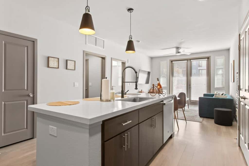 CozySuites Phoenix 3BR Apt w/ Pool, Parking, Pets