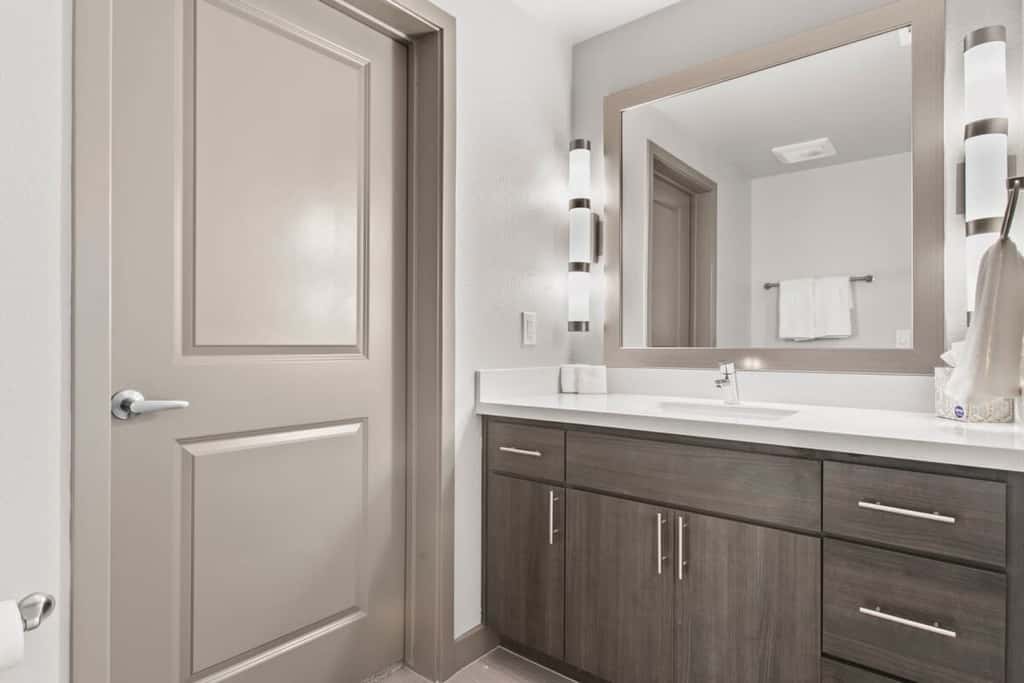 CozySuites Phoenix 3BR Apt w/ Pool, Parking, Pets