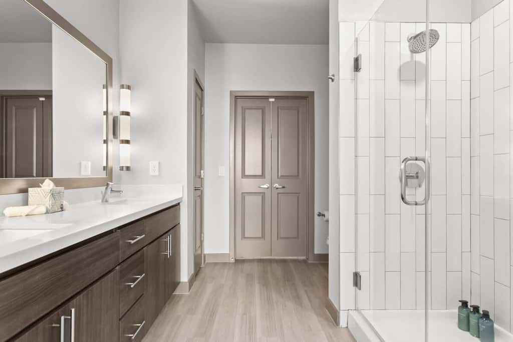 CozySuites Phoenix 3BR Apt w/ Pool, Parking, Pets